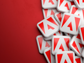Adobe Logos auf einer roten Fläche