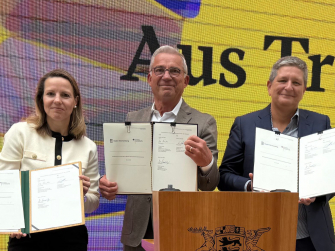 V.l.n.r.: Nicole Matthöfer, Präsidentin der Cybersicherheitsagentur Baden-Württemberg, Thomas Strobl, Stv. Ministerpräsident und Innenminister des Landes Baden-Württemberg, und Claudia Plattner, BSI-Präsidentin, unterzeichneten am 10. Juli eine Kooperationsvereinbarung zwischen dem BSI und dem Land Baden-Württemberg zur gemeinsamen Stärkung der Cybersicherheit.